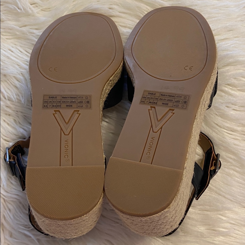 VIONIC Black Wedge Sandals SIZE 9.5 Wide BNWOT see all photos so beautiful - Picture 8 of 13